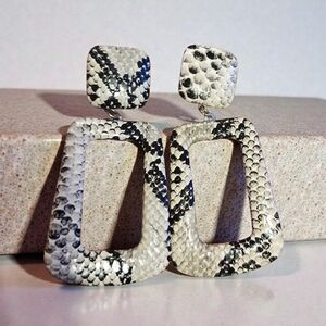 Elegant Snake Print Geometric Shape Earrings
